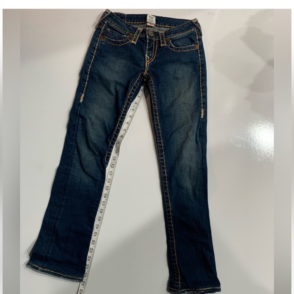 True Religion Women’s Low-Rise Straight Leg Jeans – Blue wash, Brown Patch S 26